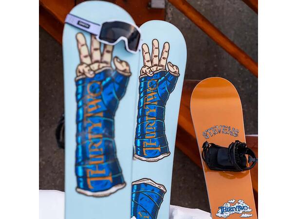 Thirtytwo Middle Earth PRO Scott Stevens Limited Edition Snowboard